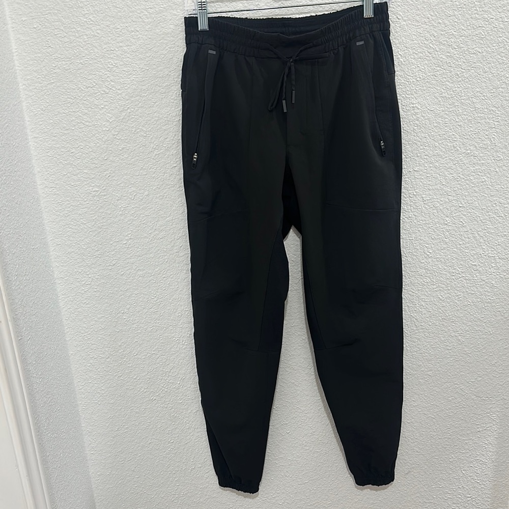 Lululemon Athletica Black Joggers with Tapered Leg Design